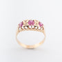 Oude geelgouden Engelse ring met robijnen en diamanten
