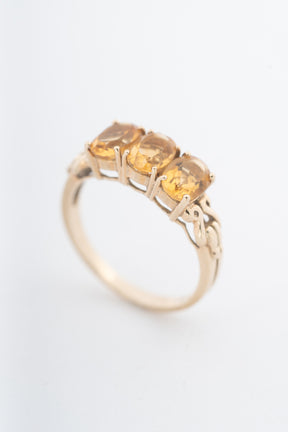 Geelgouden ring met citrienen