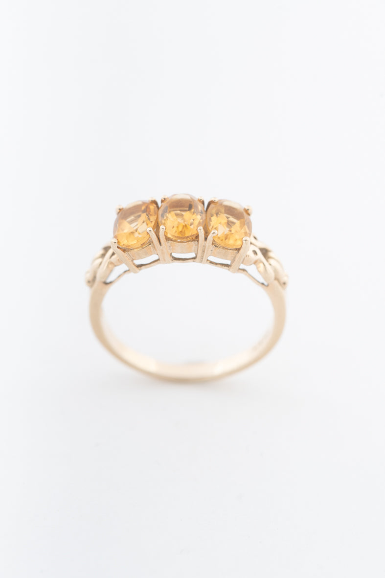 Geelgouden ring met citrienen