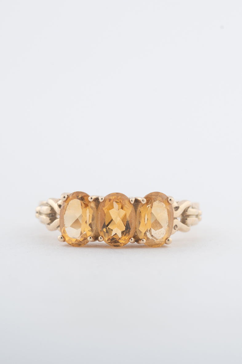 Geelgouden ring met citrienen