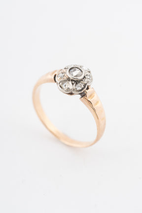 Antieke geelgouden ring met diamanten in platina gezet