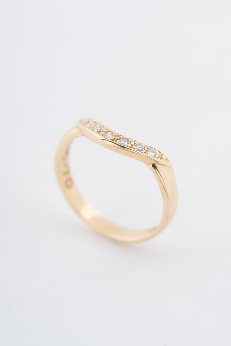 Geelgouden Engelse ring met briljanten