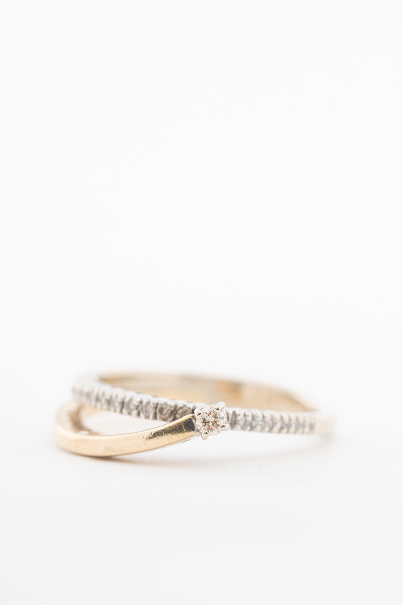 Wit/geelgouden ring met briljanten