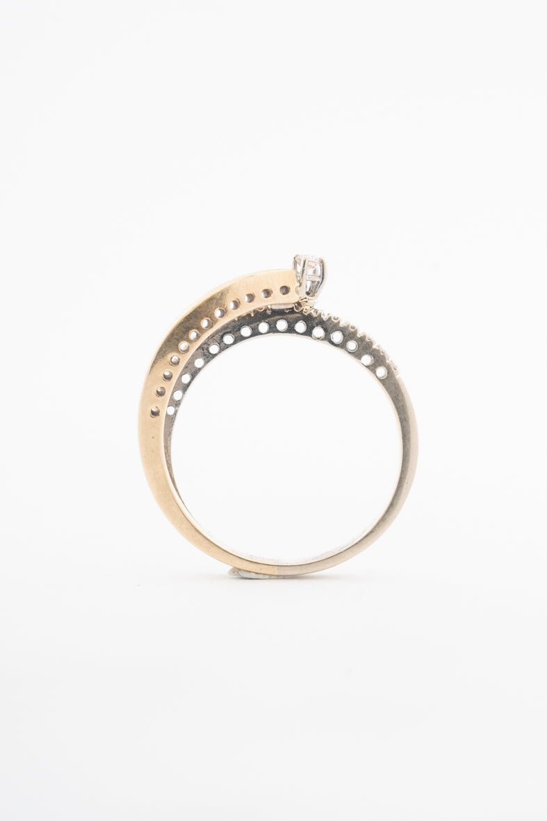 Wit/geelgouden ring met briljanten