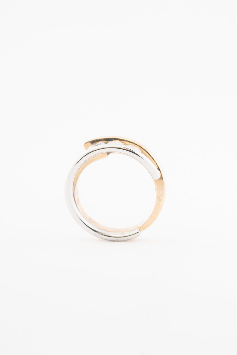 Wit/geelgouden ring met briljanten
