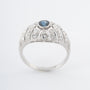 Platina bandring met blauwe spinel en diamanten