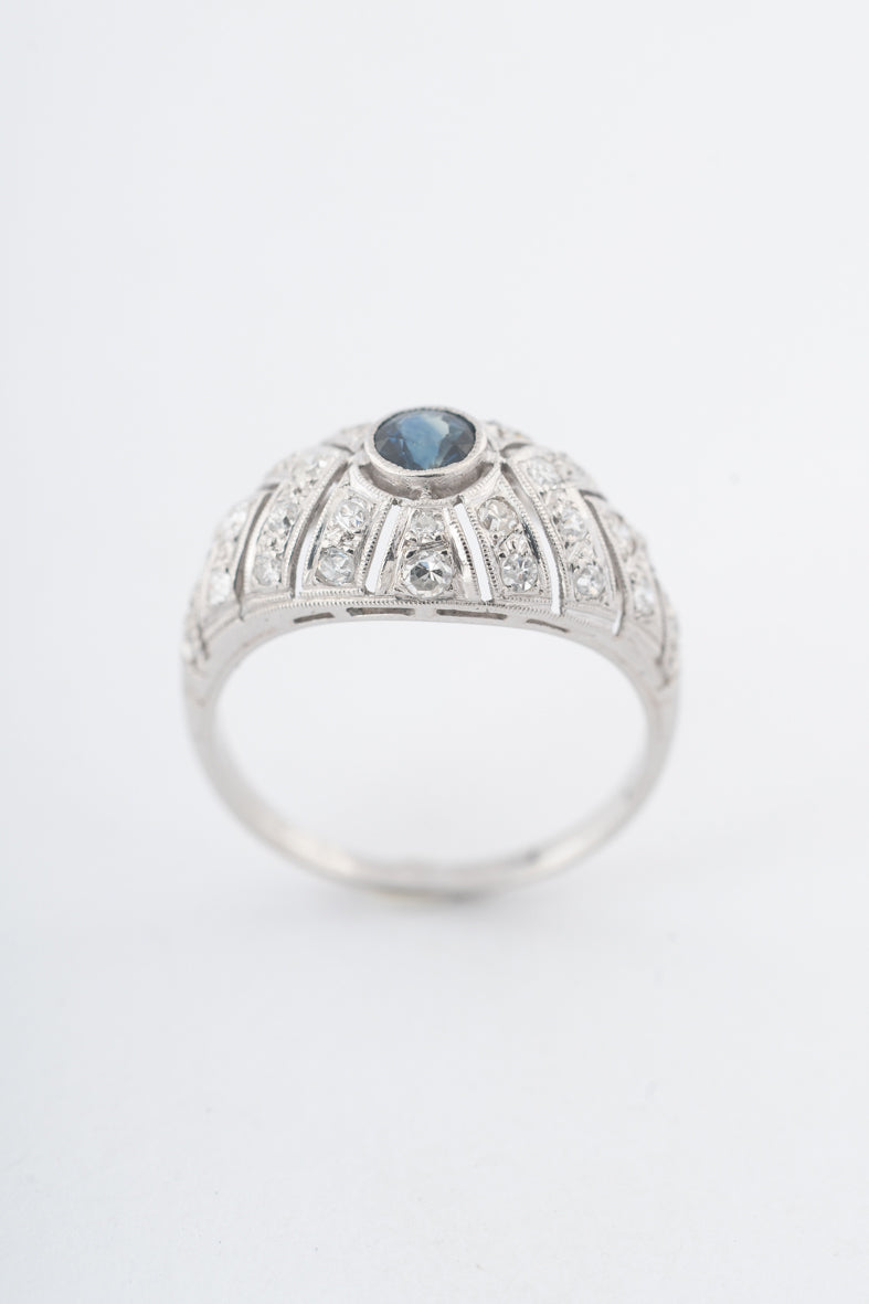 Platina bandring met blauwe spinel en diamanten