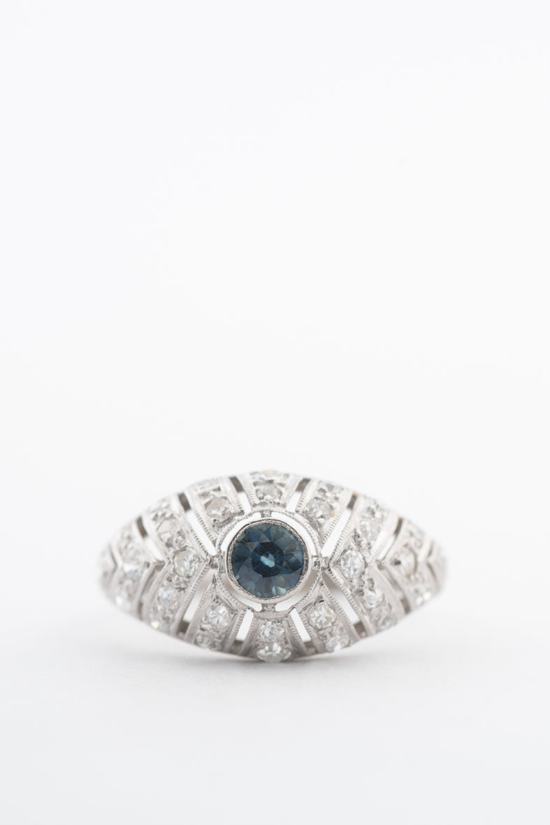 Platina bandring met blauwe spinel en diamanten