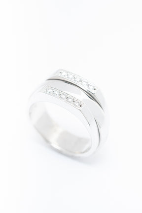 Wit gouden ring met draaibare binnen ring en briljanten van het merk Piaget