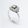 Wit gouden Art Déco ring met een briljant en diamanten