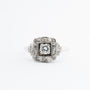 Wit gouden Art Déco ring met een briljant en diamanten