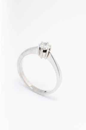 Wit gouden solitair ring met een briljant