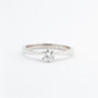 Wit gouden solitair ring met een briljant