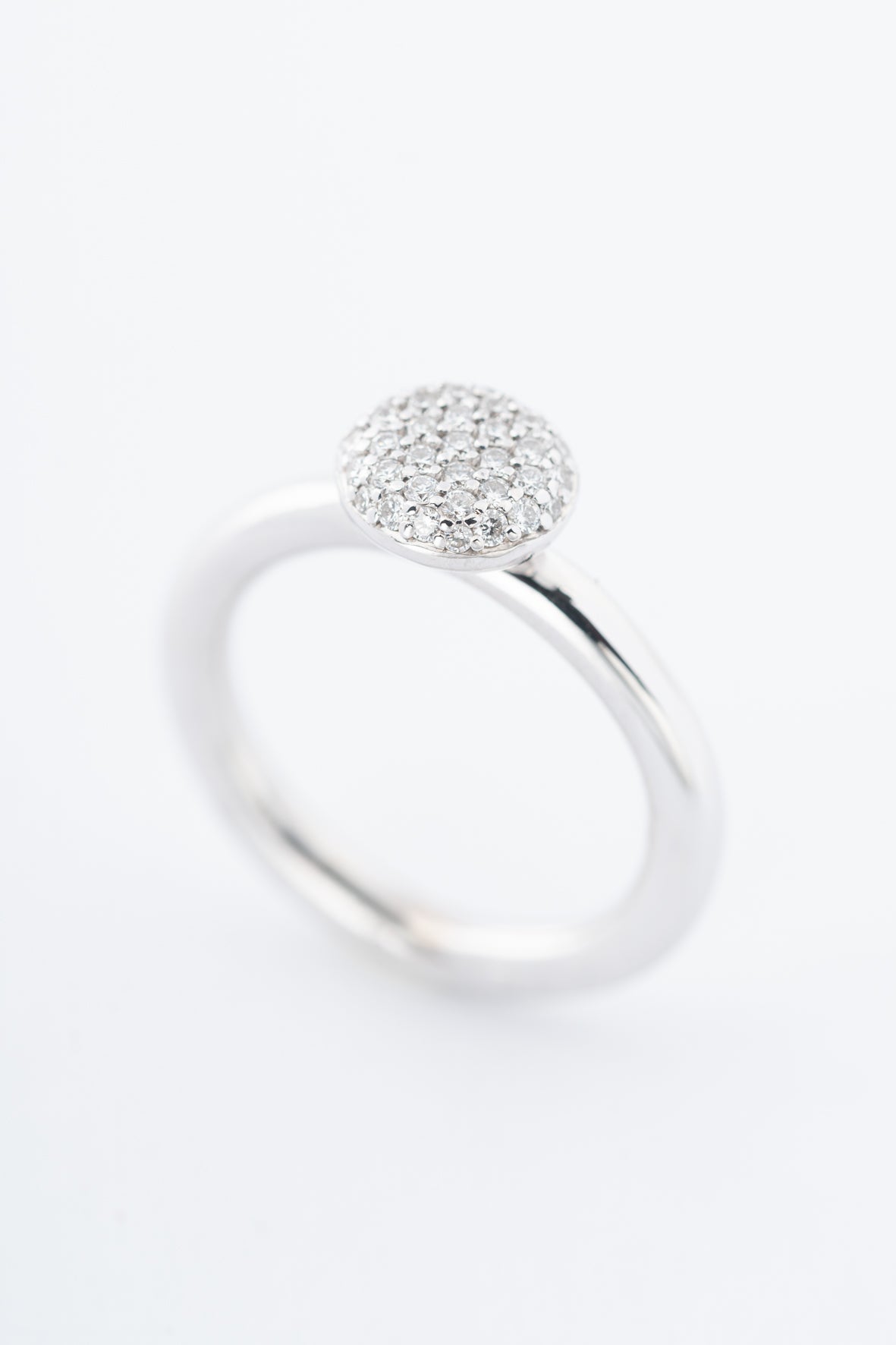 Wit gouden ring met briljanten van het merk Bron