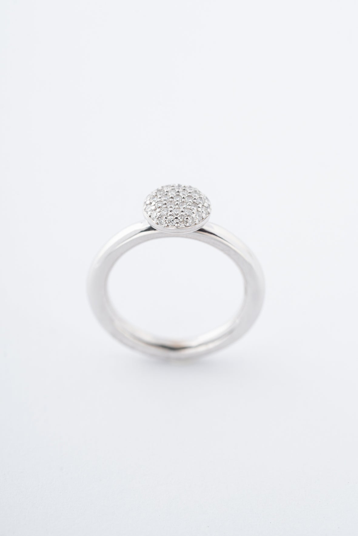 Wit gouden ring met briljanten van het merk Bron