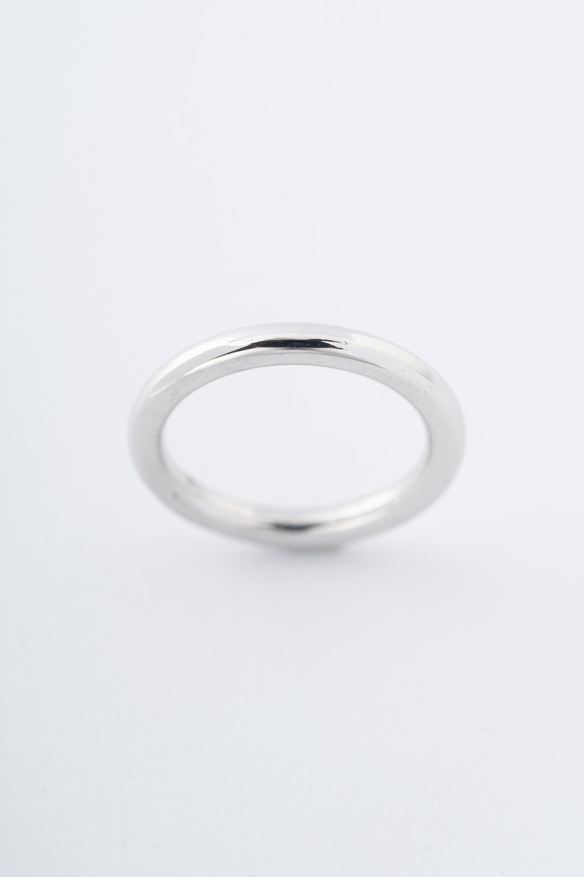 Wit gouden ring van het merk Bron