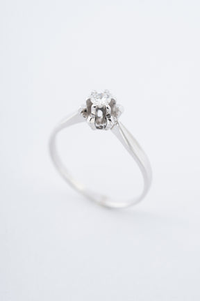 Wit gouden solitair ring met een briljant