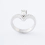 Wit gouden V-ring met briljanten