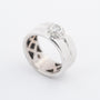 Witgouden entourage ring met briljanten