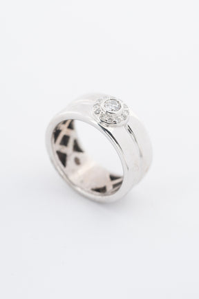 Witgouden entourage ring met briljanten