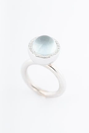 Witgouden ring met chalcedoon en briljanten van het merk Bron