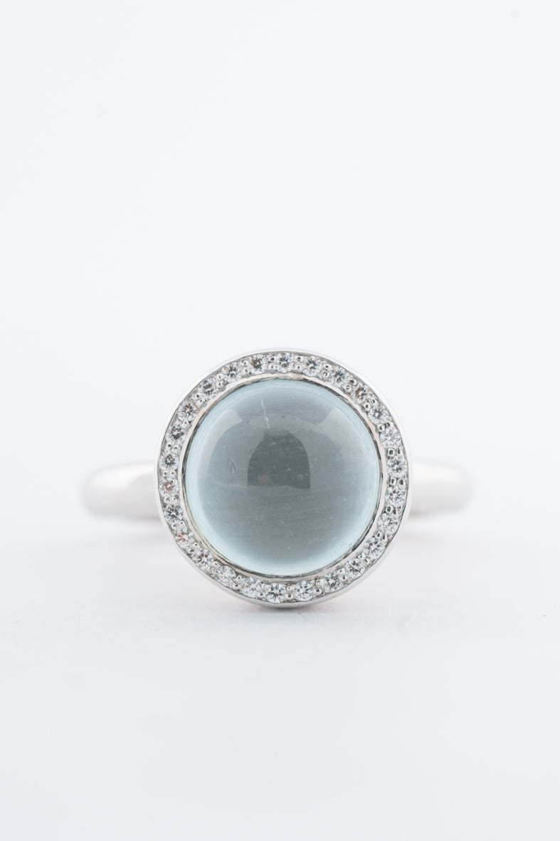 Witgouden ring met chalcedoon en briljanten van het merk Bron