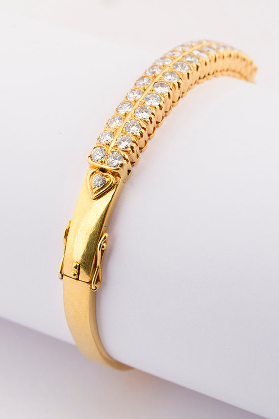 Slave bracelet with diamonds