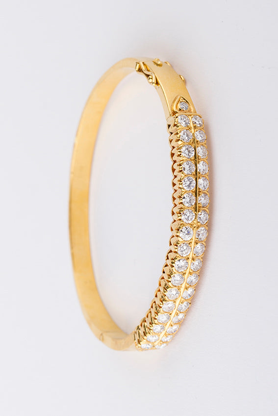 Slave bracelet with diamonds