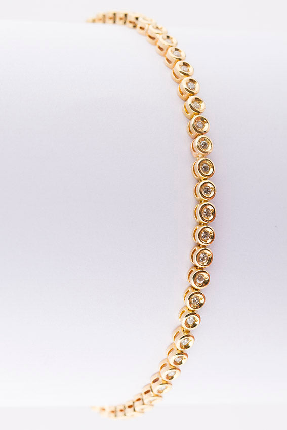 Tennis bracelet with diamonds