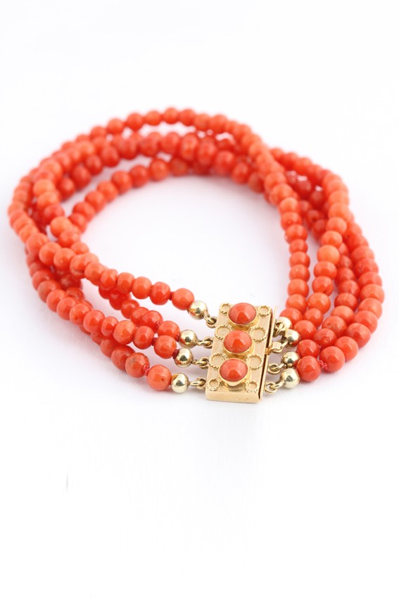 4-strengs bloedkoralen armband