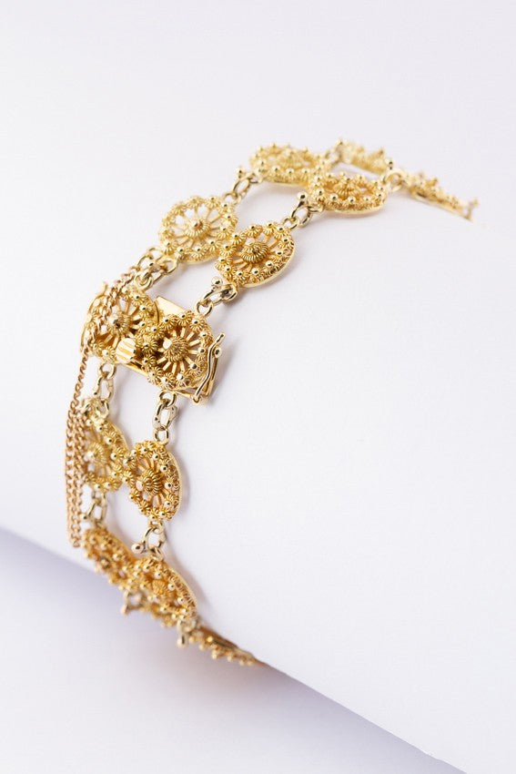 Gold link bracelet