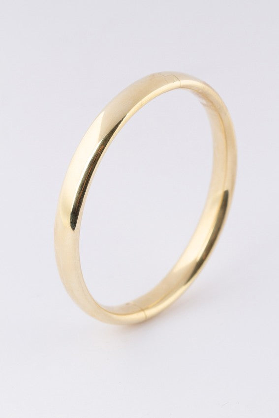 Gold bangle bracelet with hinge closure