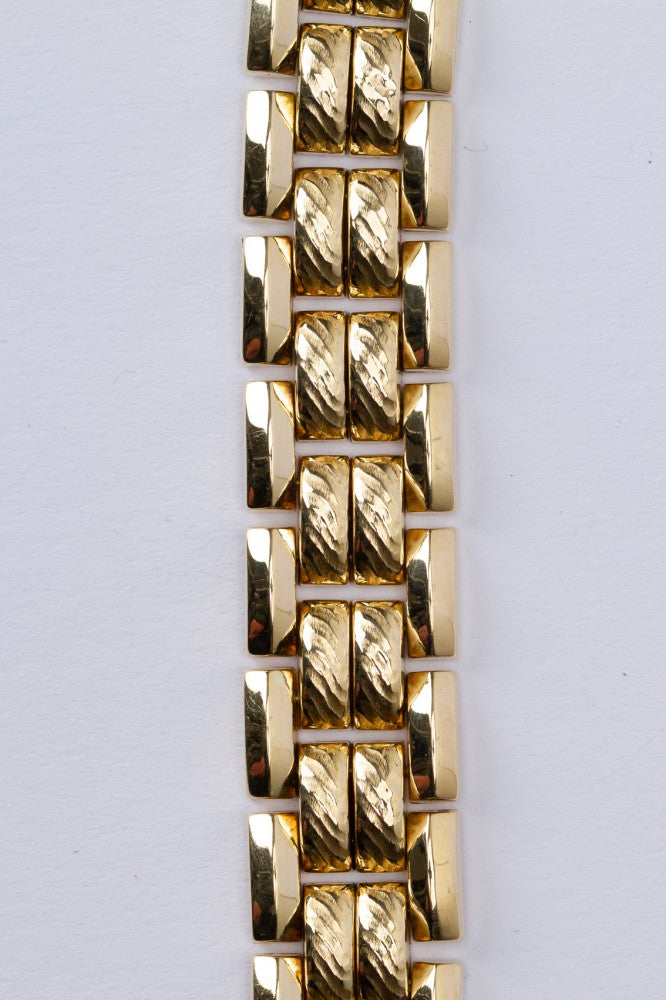 gold link bracelet