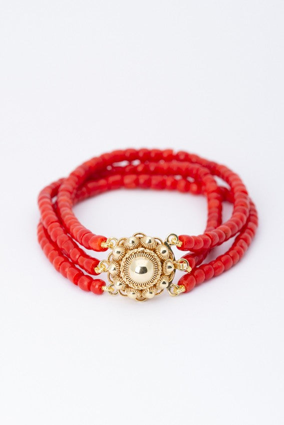 Blood coral bracelet with a gold Zeeland knot closure