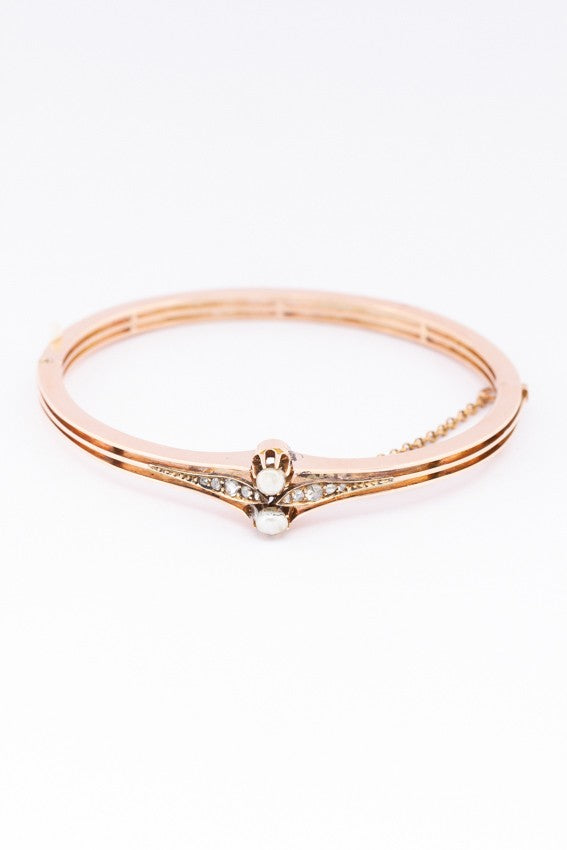 Gold clasp bracelet with pearls and diamonds