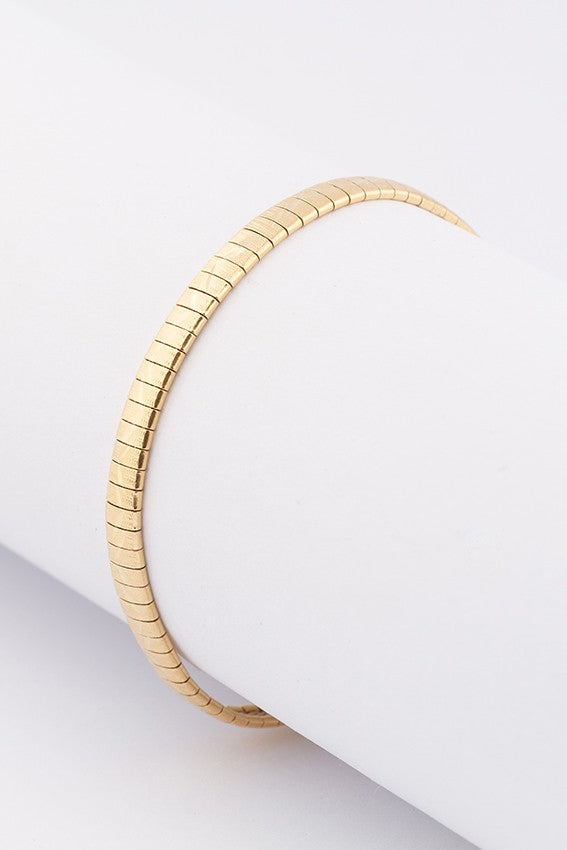 Gegraveerde/gematteerde gouden schakel armband