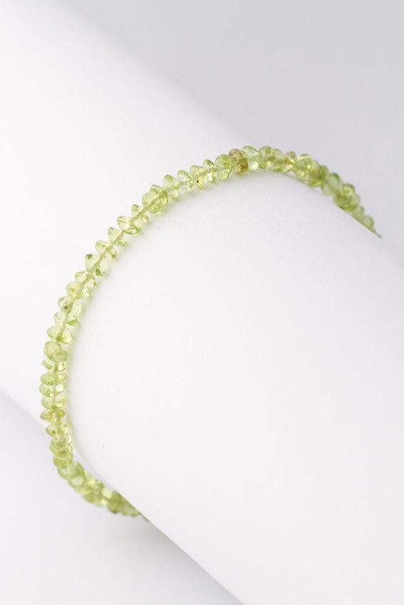 Peridoot armband aan antiek gouden slot