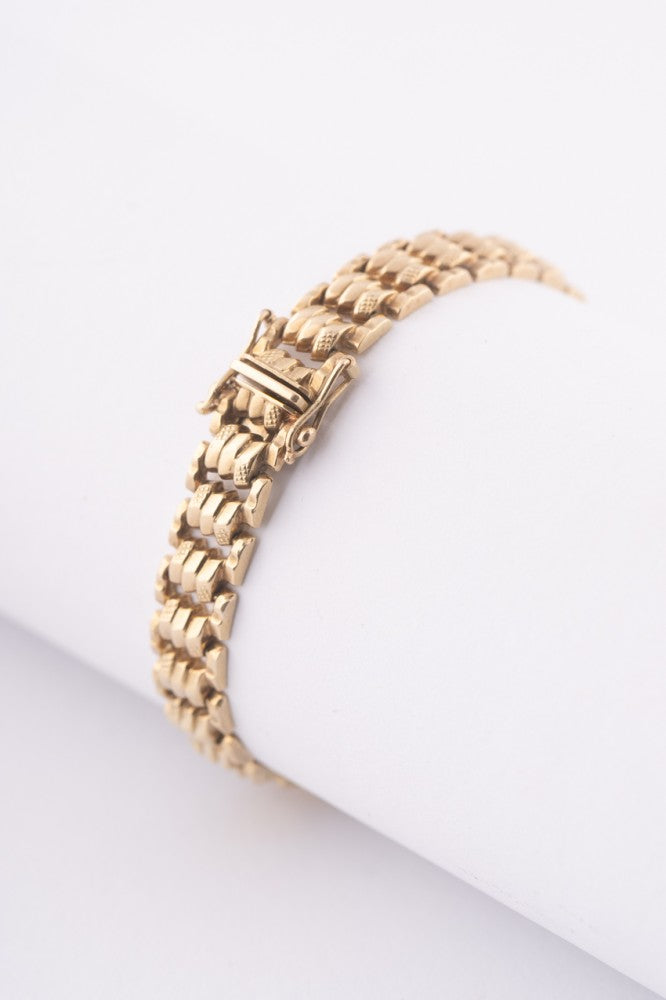 Gold link bracelet