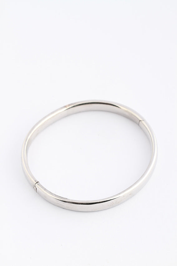 White gold bangle bracelet