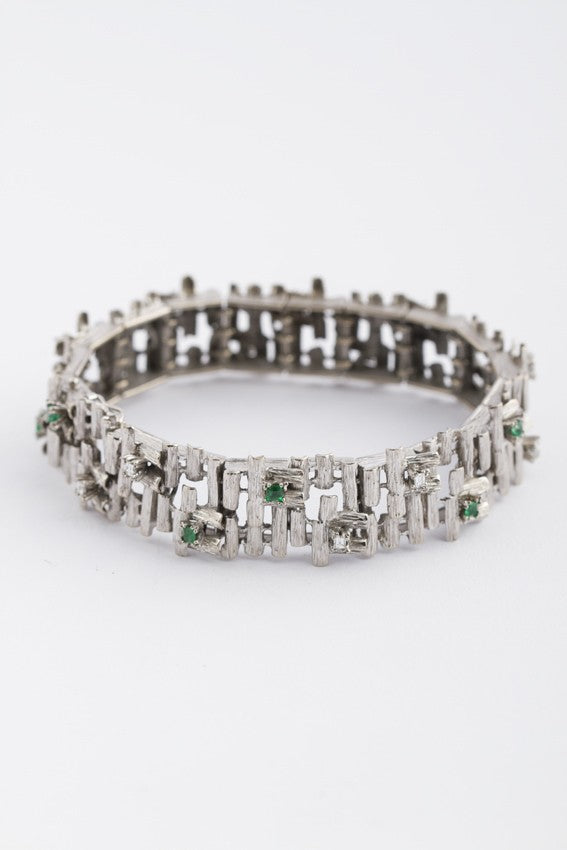 White gold link bracelet with emerald and diamond