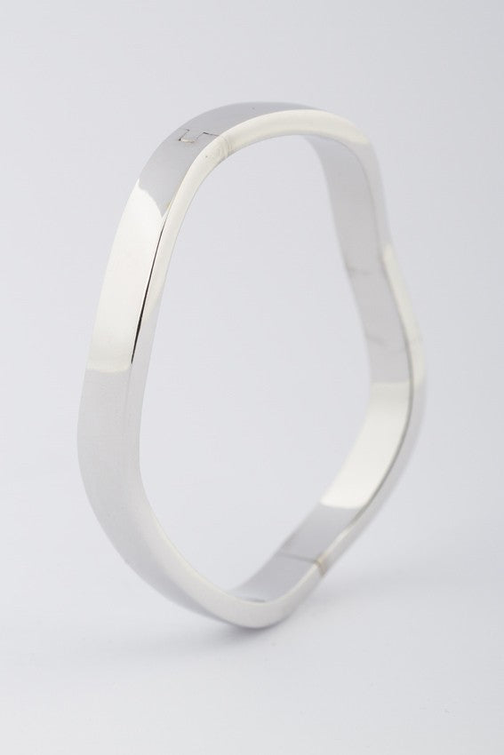 White gold wavy bangle bracelet