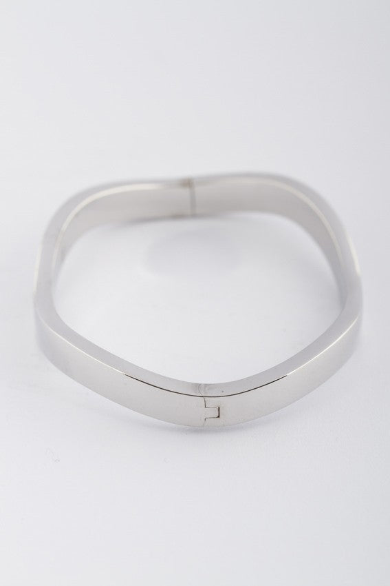 White gold wavy bangle bracelet