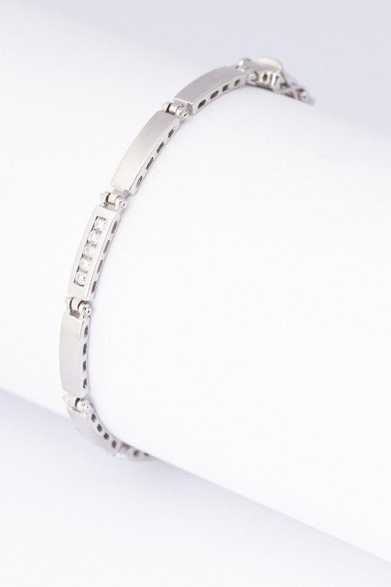 White gold matte link bracelet with 5 diamonds