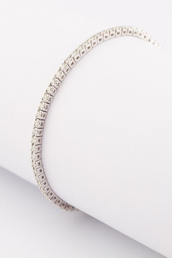 White gold tennis bracelet with 70 diamonds