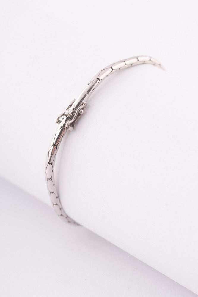 White gold bracelet with 7 diamonds