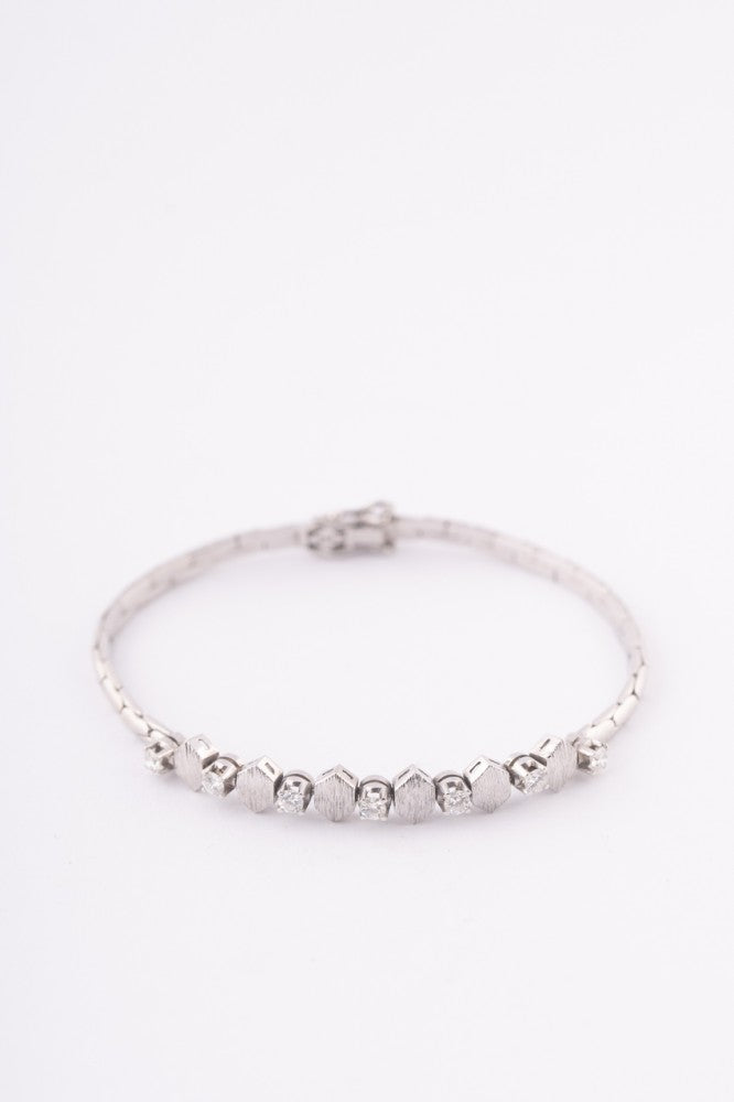 White gold bracelet with 7 diamonds