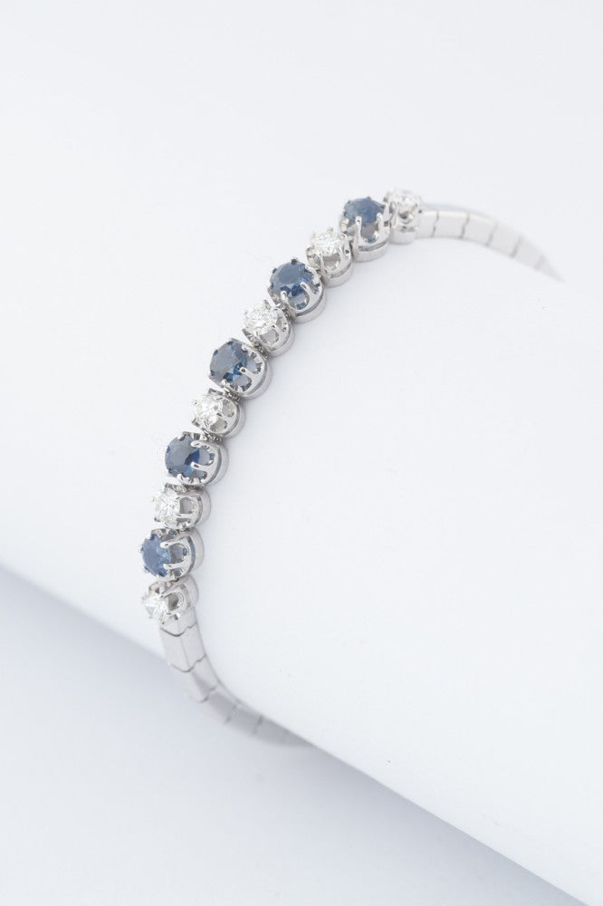 White gold link bracelet with sapphires and diamonds