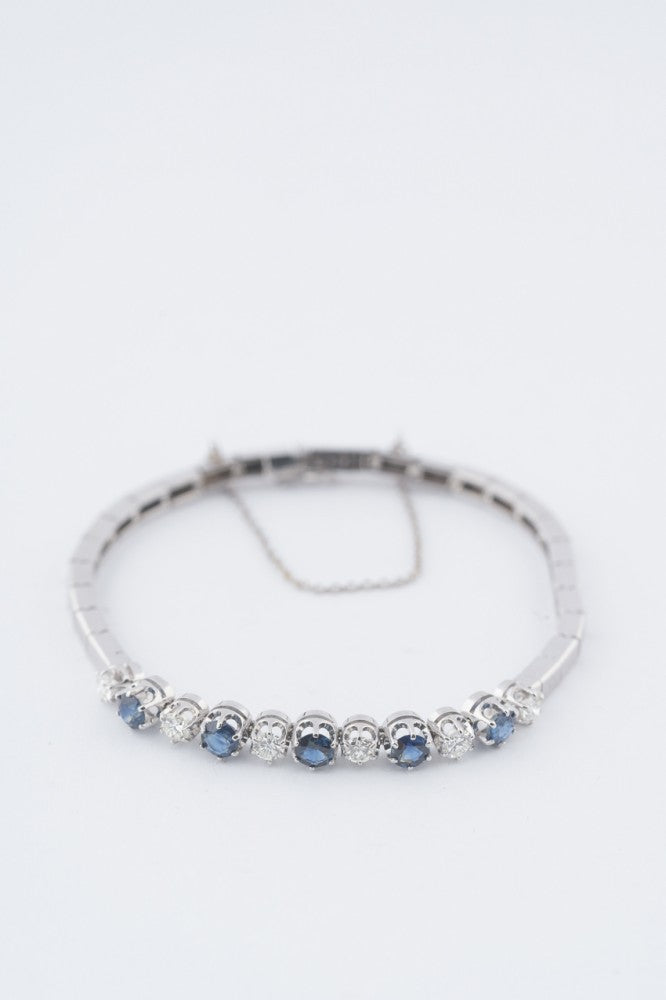 White gold link bracelet with sapphires and diamonds