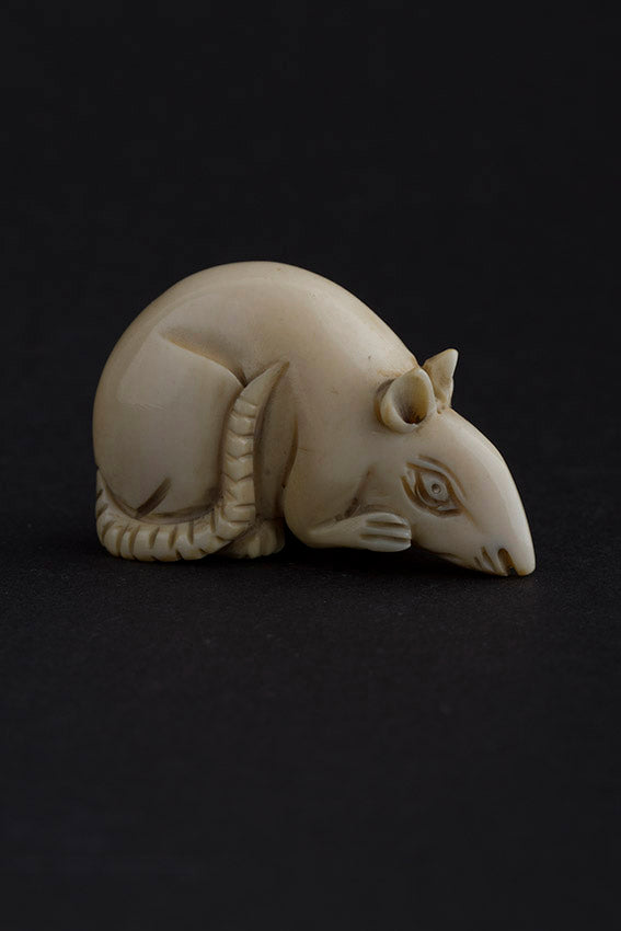Antique ivory netsuké rat