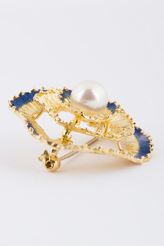 Broche met parel en emaille